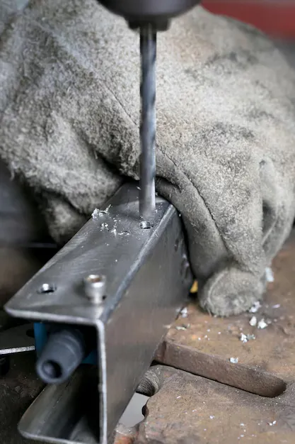 Сверление отверстий в толстом металле для технологического оборудования