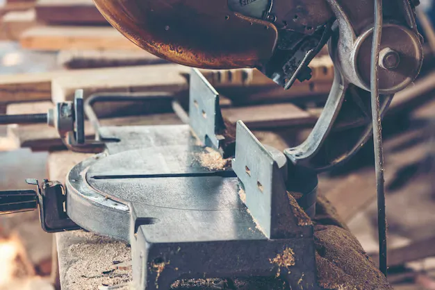 Строгальная обработка металлических плит для сборки оборудования