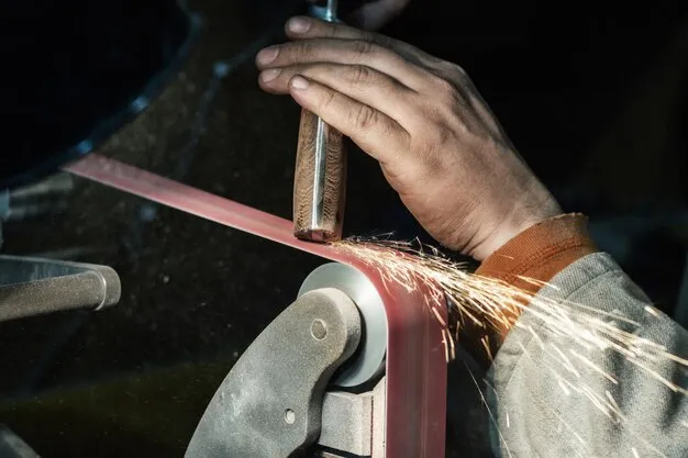 Шлифовка металлической детали для повышенной точности